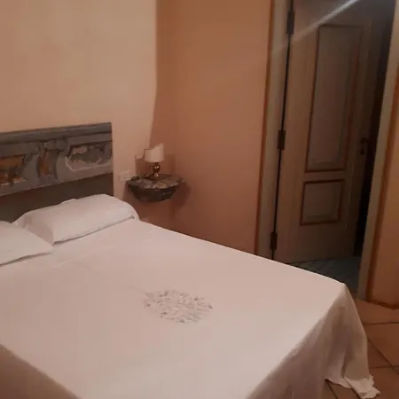 Di Porta Antica Oda ve Kahvaltı San Benedetto del Tronto